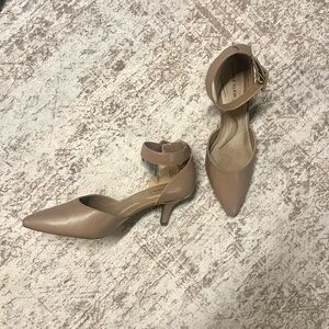 NWT Anne Klein Taupe Pointed-Toe Ankle-Strap Pumps